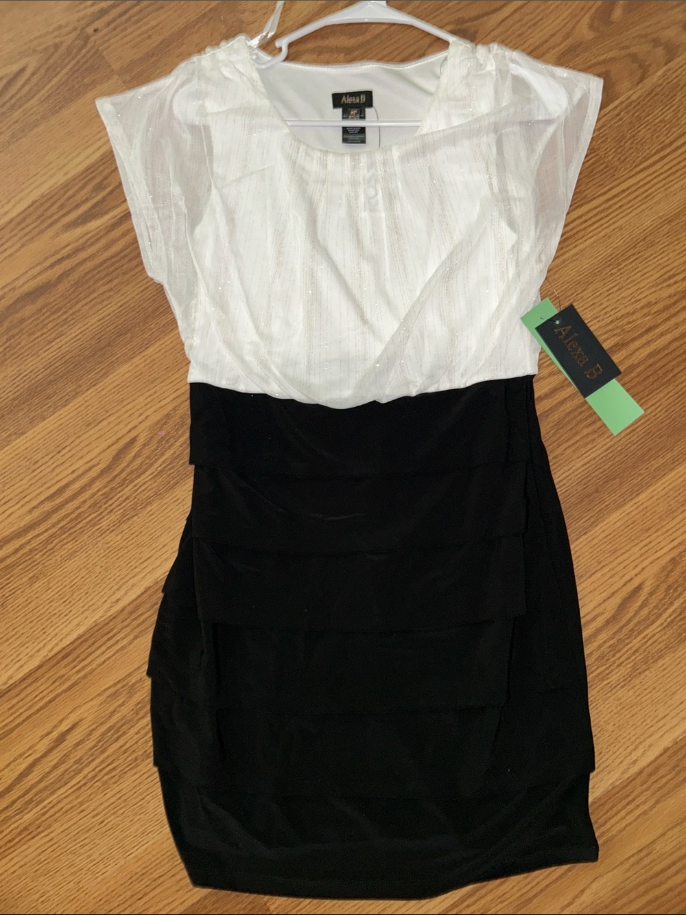 Alexa B Two-Tone White & Black Cap-Sleeve Dress